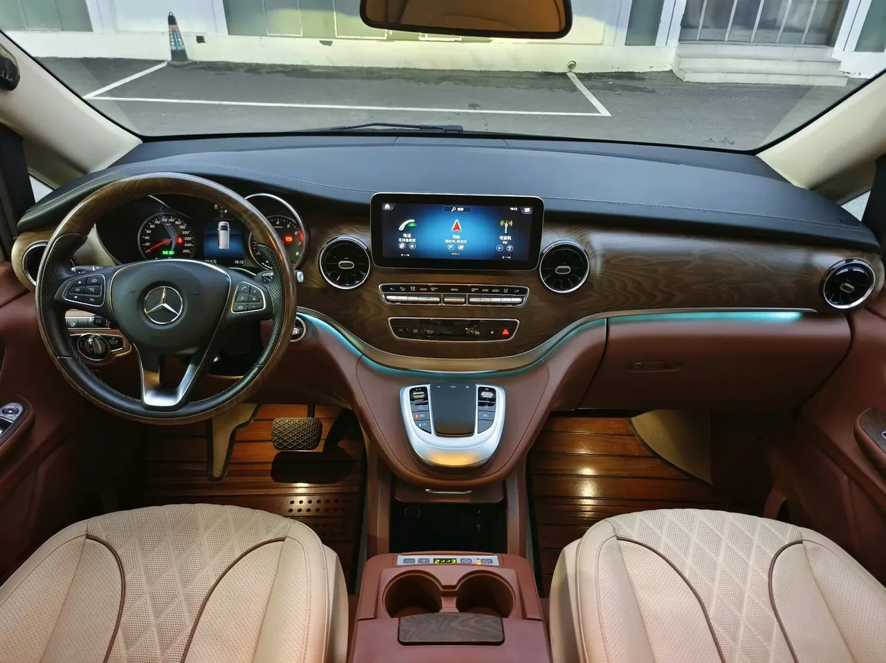 Mercedes Benz V 2020V 260 L 2.0T Deluxe Edition Automatic Gear 9