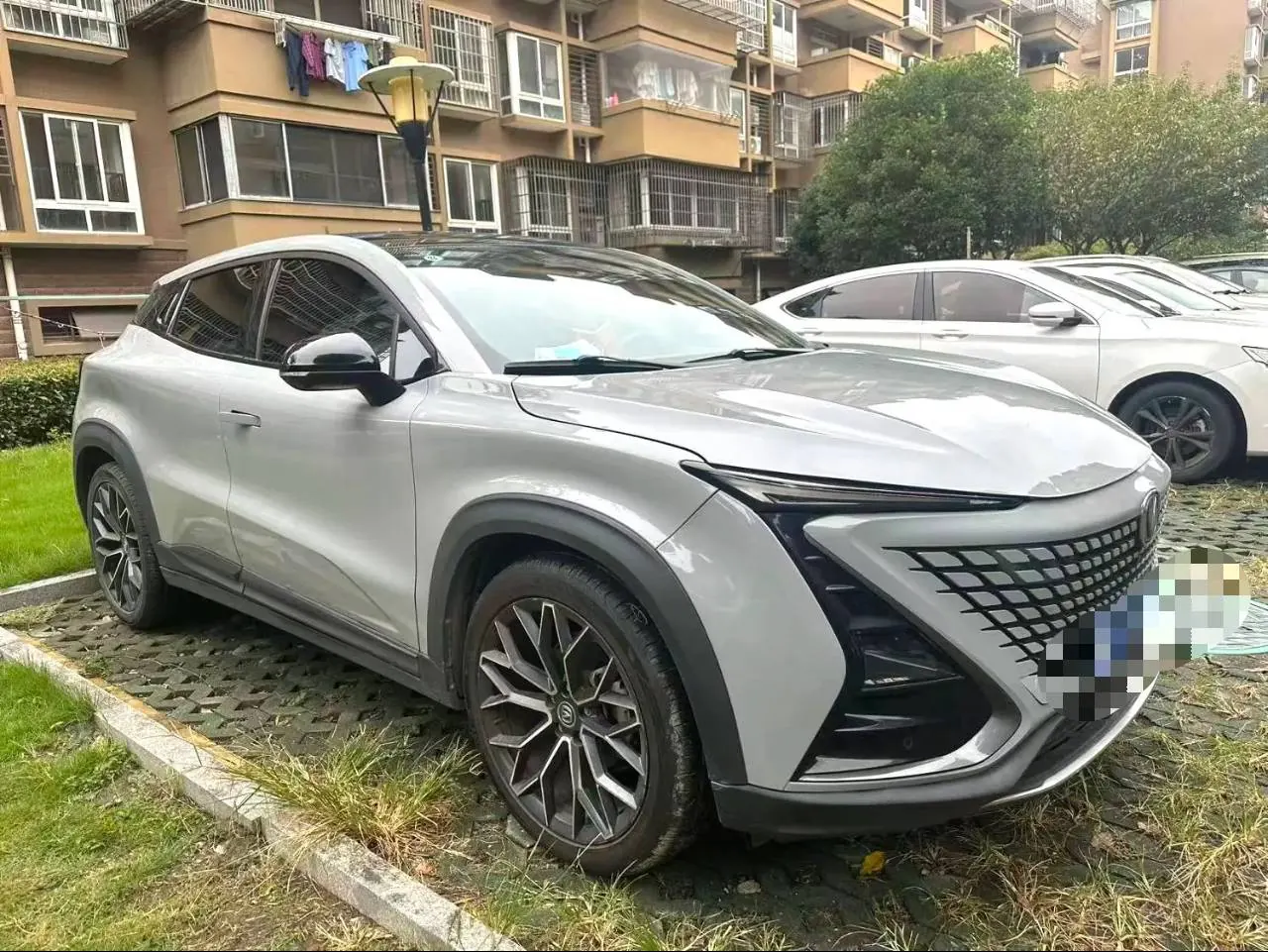 ChangAn 2022 UNI-T 1.5T exclusive automatic gear 3