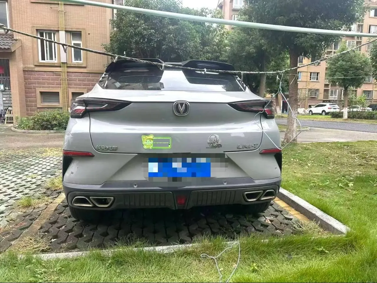 ChangAn 2022 UNI-T 1.5T exclusive automatic gear 5
