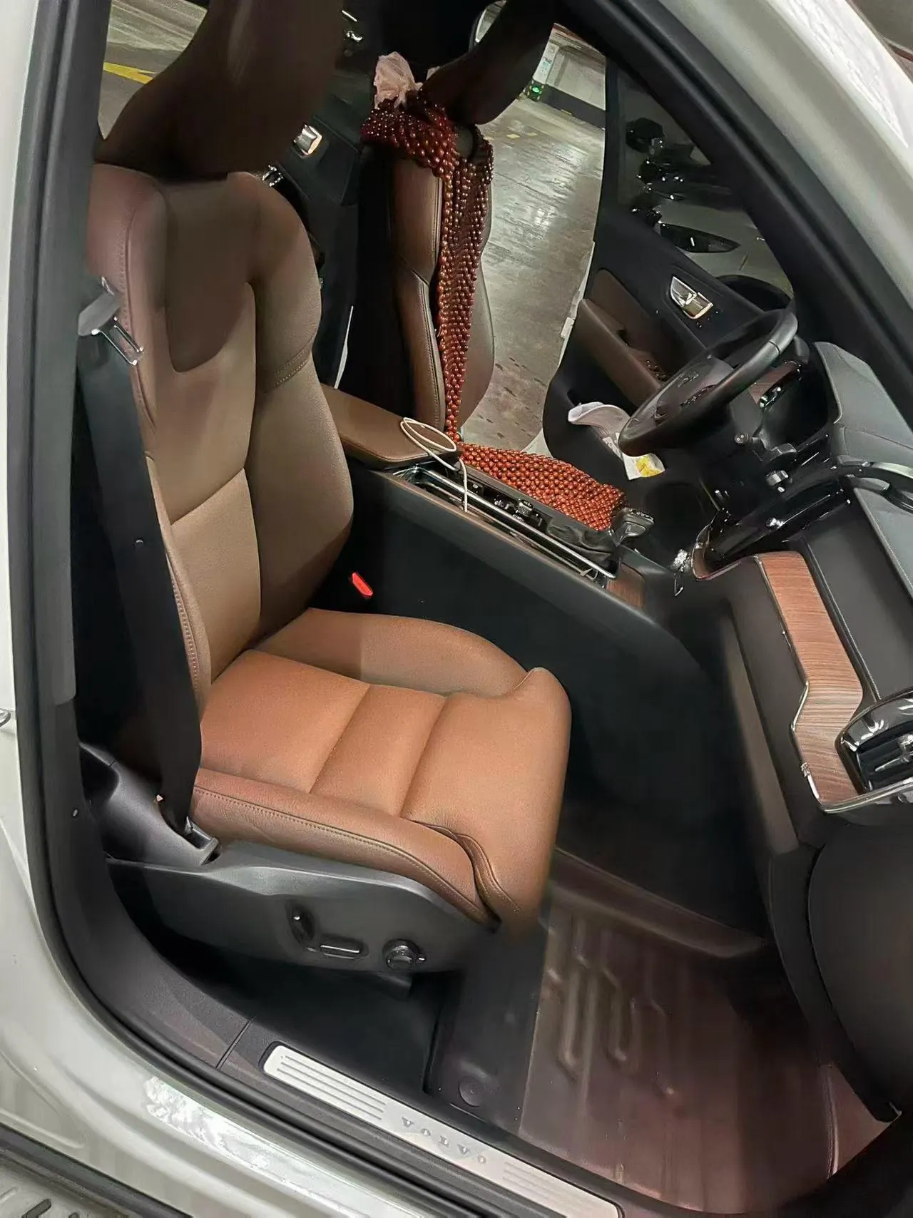 Volvo 2021 XC60 2.0T T5 4-wheel drive Zhiyuan Deluxe Edition Automatic Gear 2