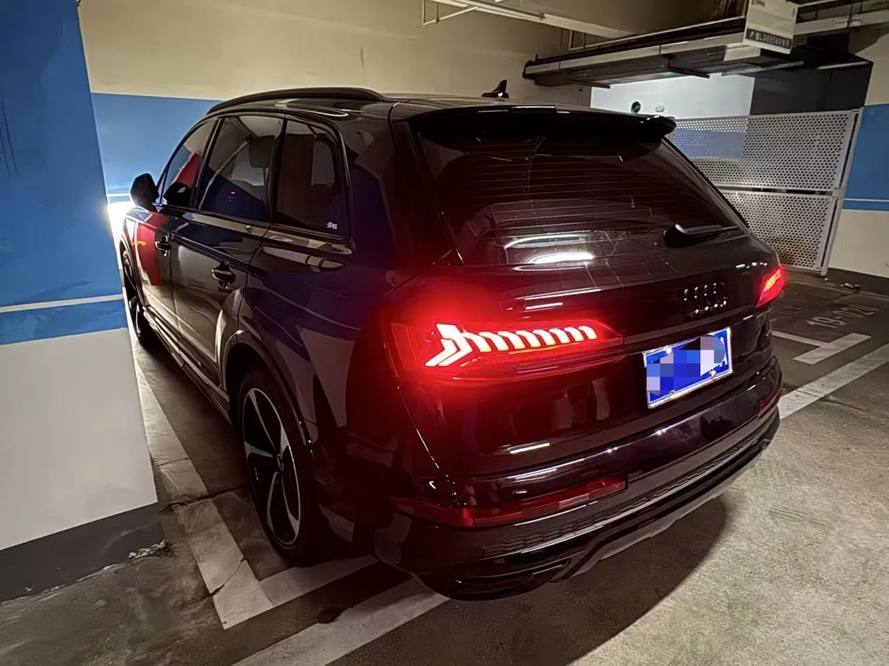 Audi Q7 (Imported) 2022 Q7 48V 3.0TFSI 55TFSI Quattro S line Ice and Snow Sports Edition Automatic Gear 2