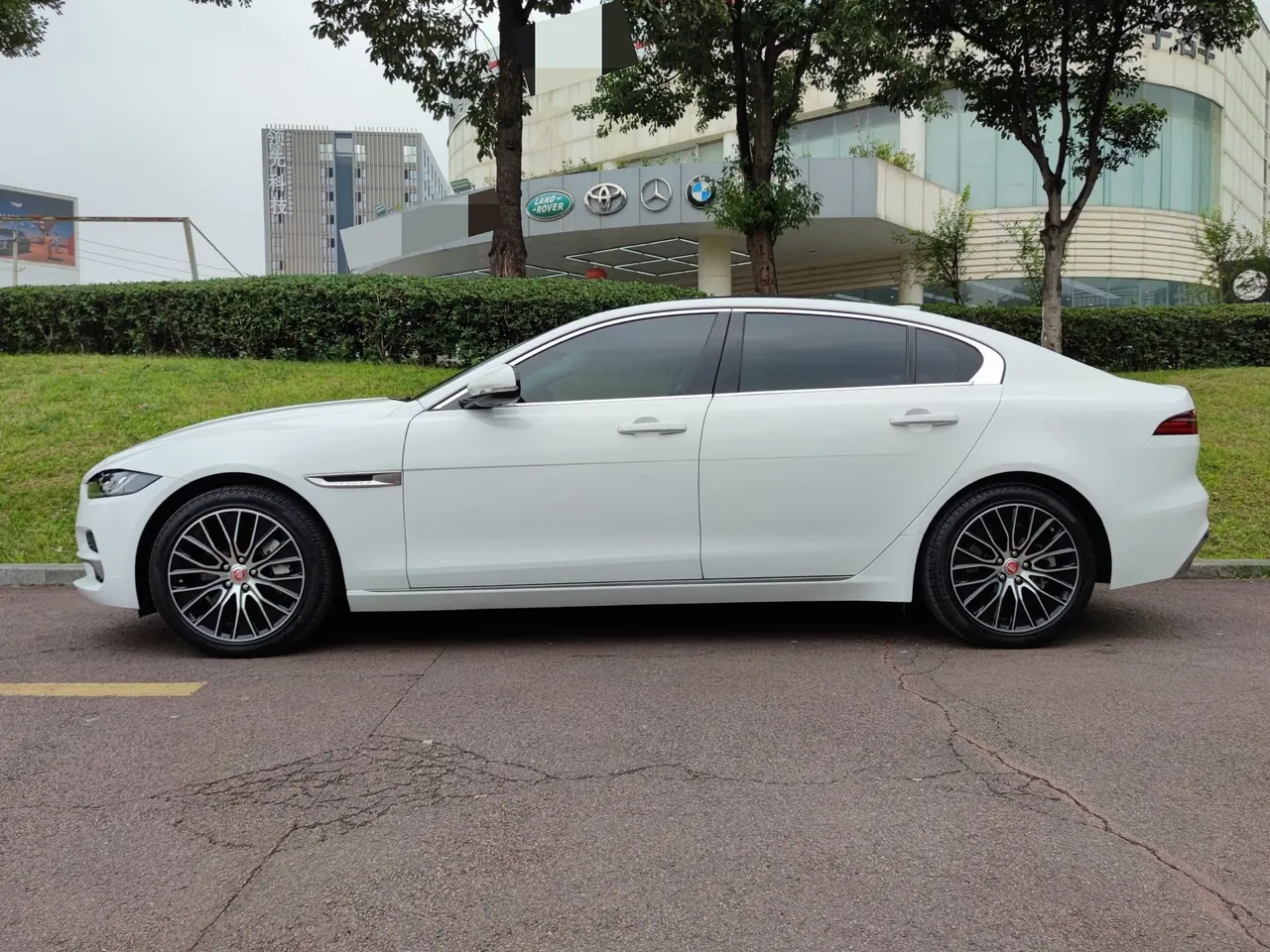 Jaguar 2020 XEL 2.0T 200PS R-DYNAMIC S Enterprising Sports Edition Automatic Gear 2