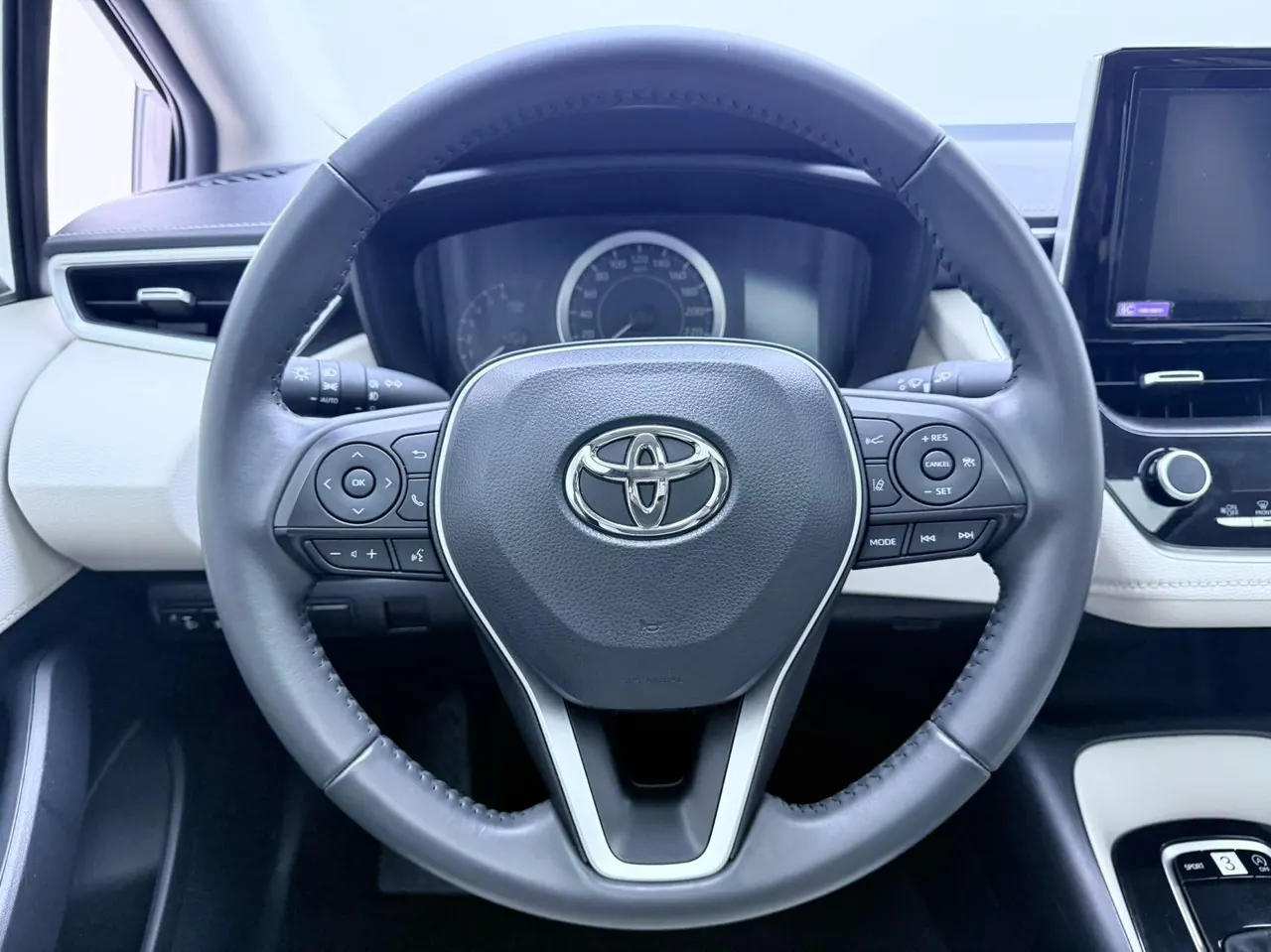 Toyota 2021 Corolla 1.2T Stepless Deluxe Edition Automatic Gear 11