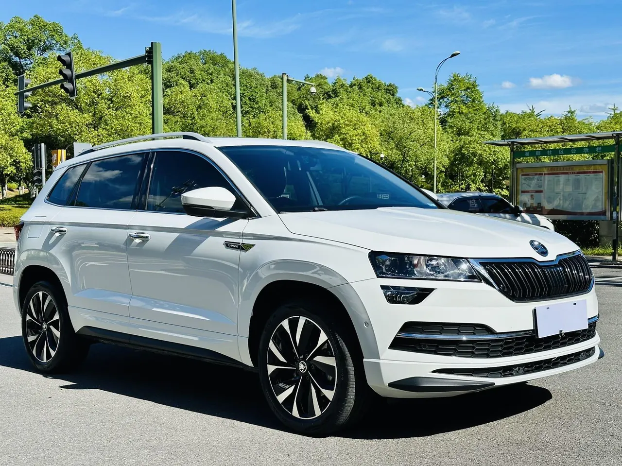 Skoda 2023 Keluoke 1.4TSI TSI280 Luxury Edition Automatic Gear 3