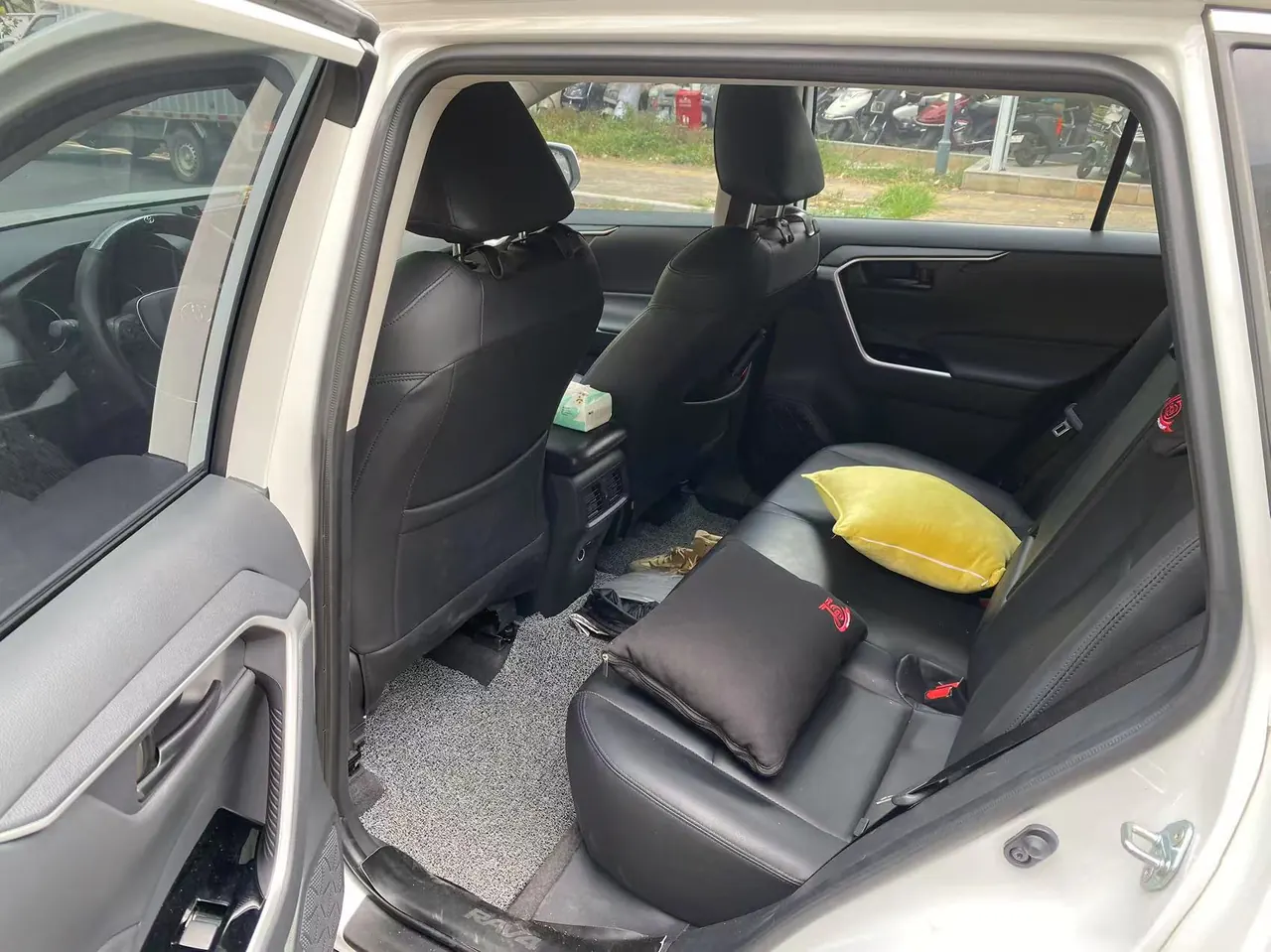 Toyota 2024 RAV4 Rongbo 2.0 Stepless Two-Drive City Edition Automatic Gear 3