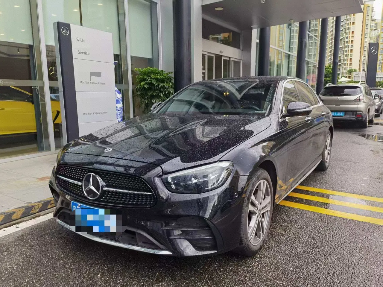Открыть галерею: Mercedes Benz E-Class 2022 E 260 L 2.0T Sports Automatic