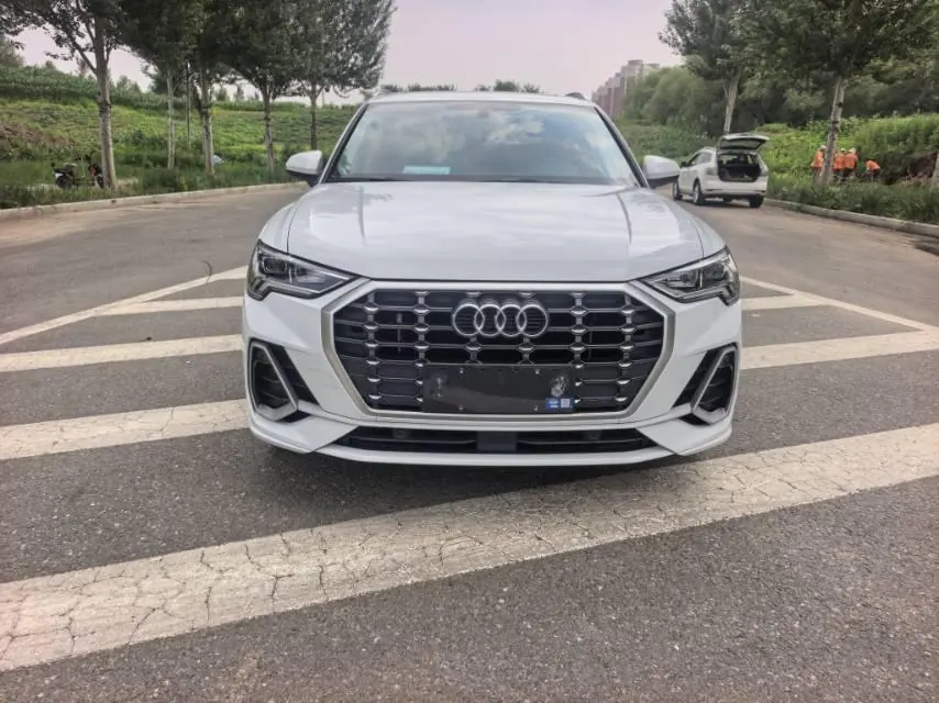 Audi 2022 Q3 1.4TFSI 35TFSI Fashion Dynamic Automatic 3