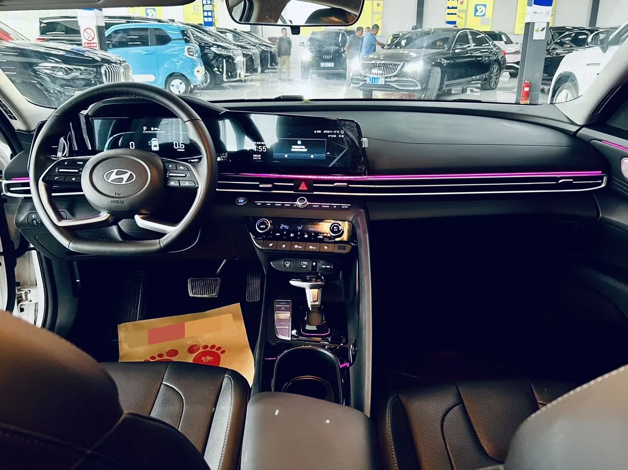 Hyundai 2023 Elantra -3-compartment 1.5 stepless LUX premium automatic gear 6