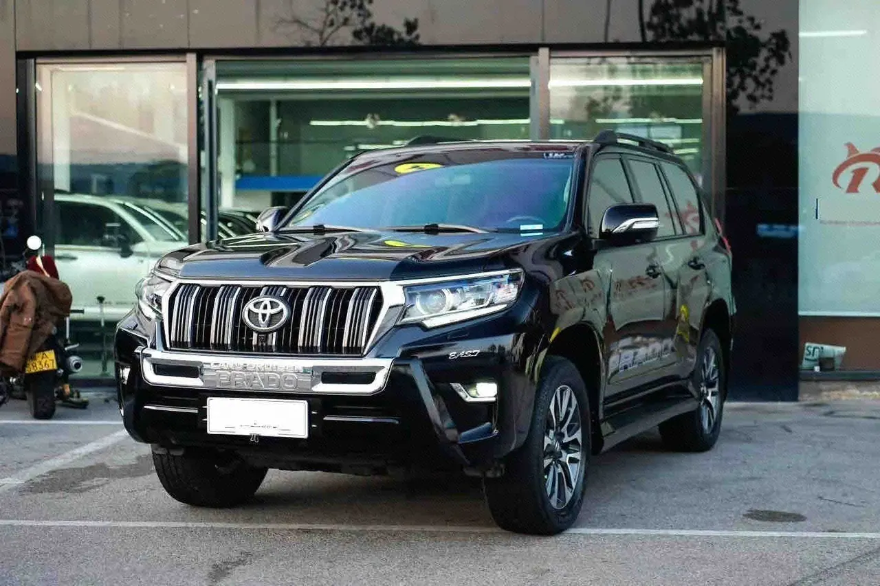 Open image lightbox: Toyota 2022 Prado 2.8TD diesel automatic gear