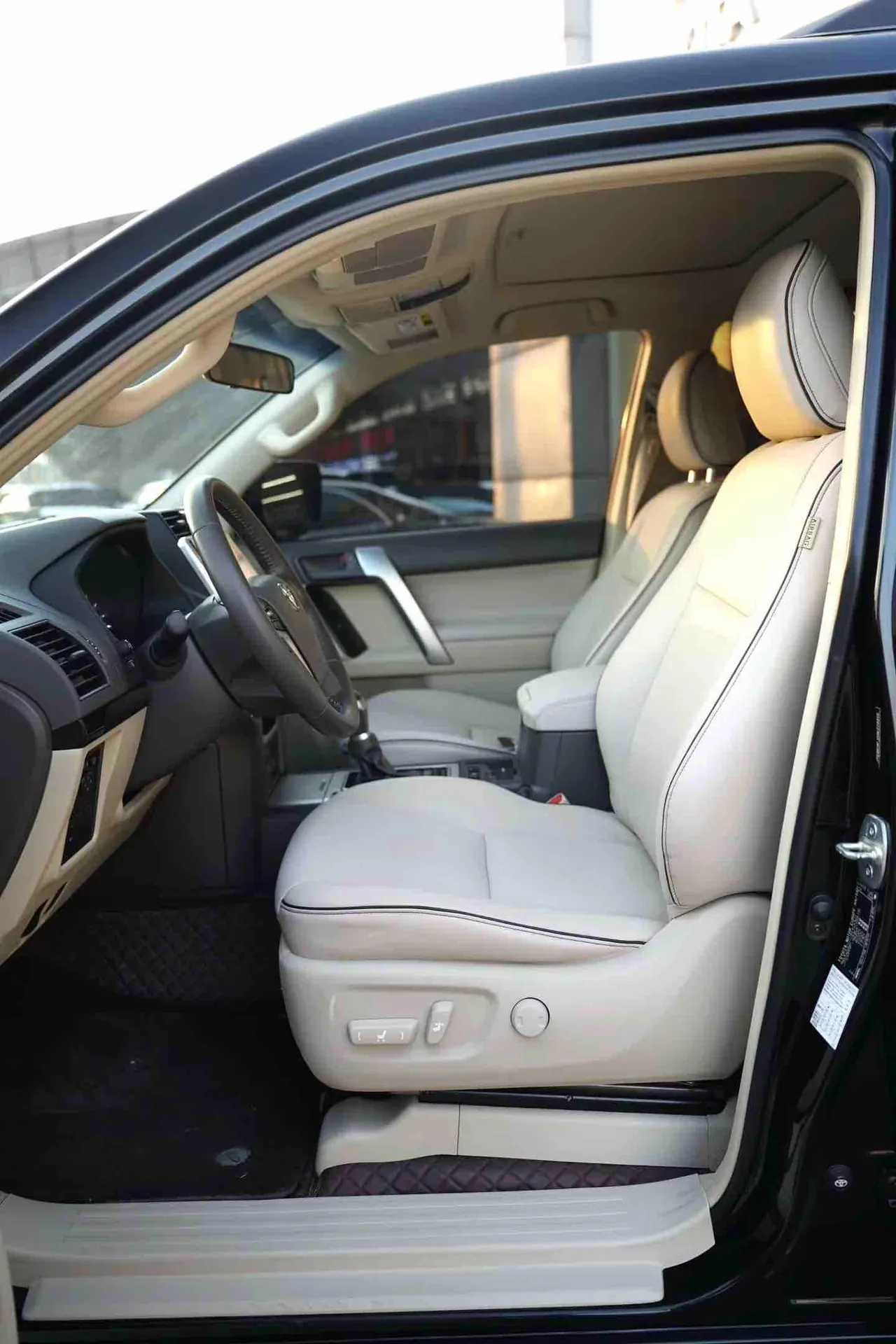 Toyota 2022 Prado 2.8TD diesel automatic gear 7