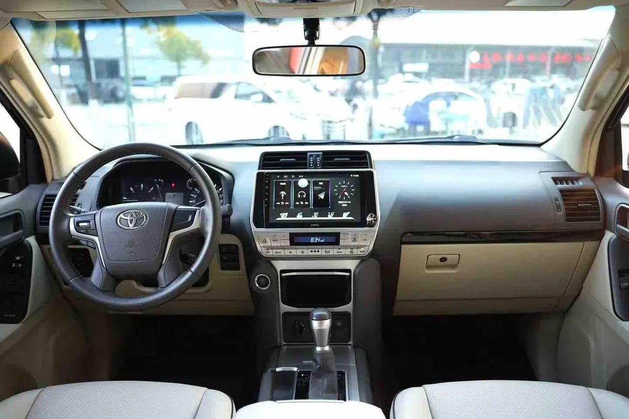 Toyota 2022 Prado 2.8TD diesel automatic gear 9