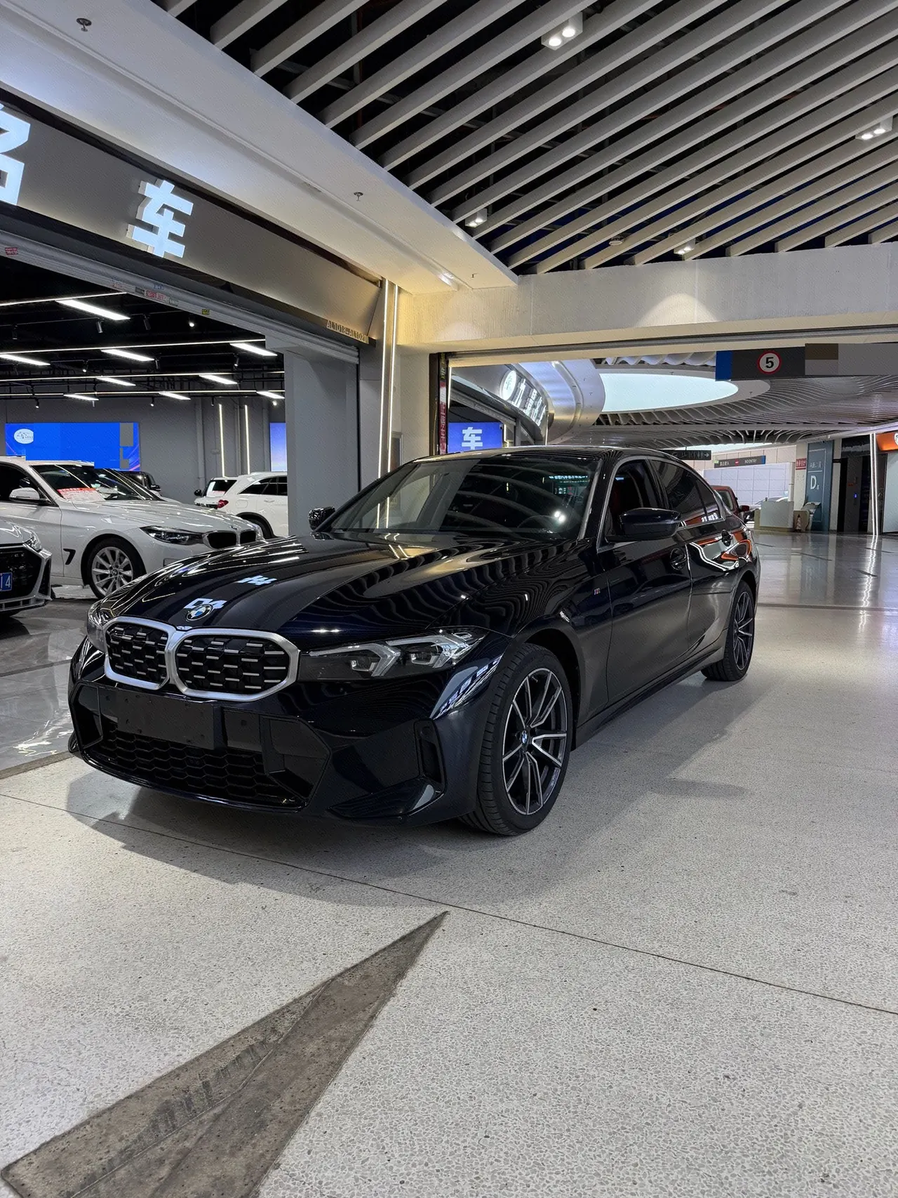 Open image lightbox: BMW 3 Series 2024 325Li 2.0T M Sports Suit Automatic Gear