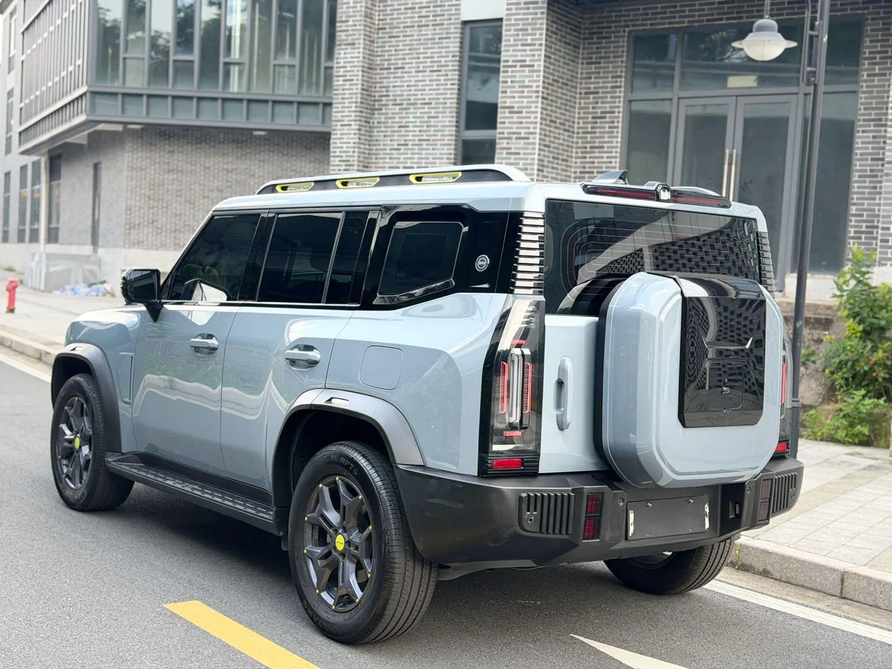 Jetour 2023 Traveler 2.0T Four-Wheel-Drive Cross-Country PRO Automatic 5