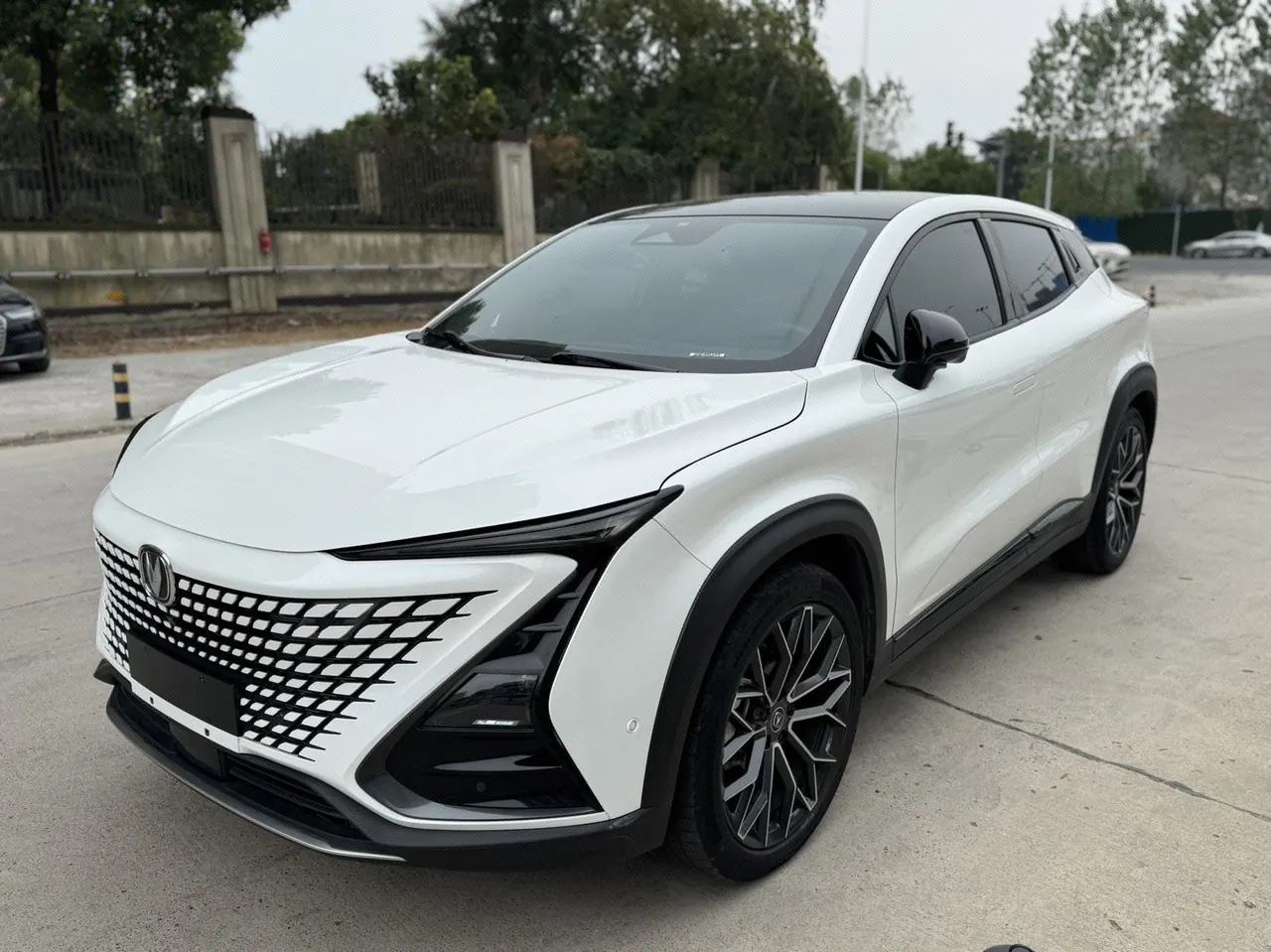 Open image lightbox: ChangAn 2022 UNI-T 1.5T Flagship Automatic Gear