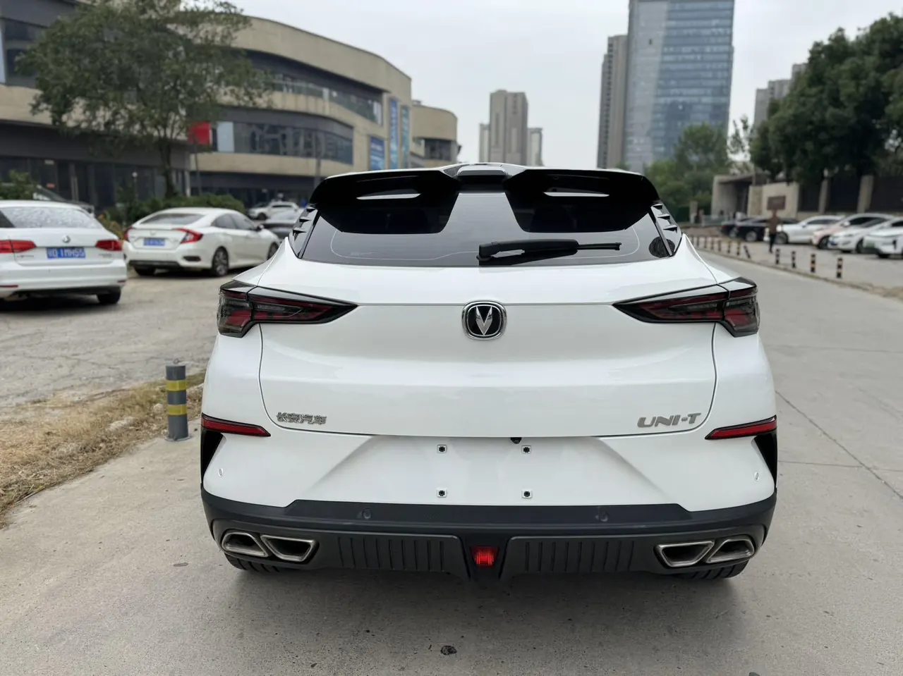 ChangAn 2022 UNI-T 1.5T Flagship Automatic Gear 2