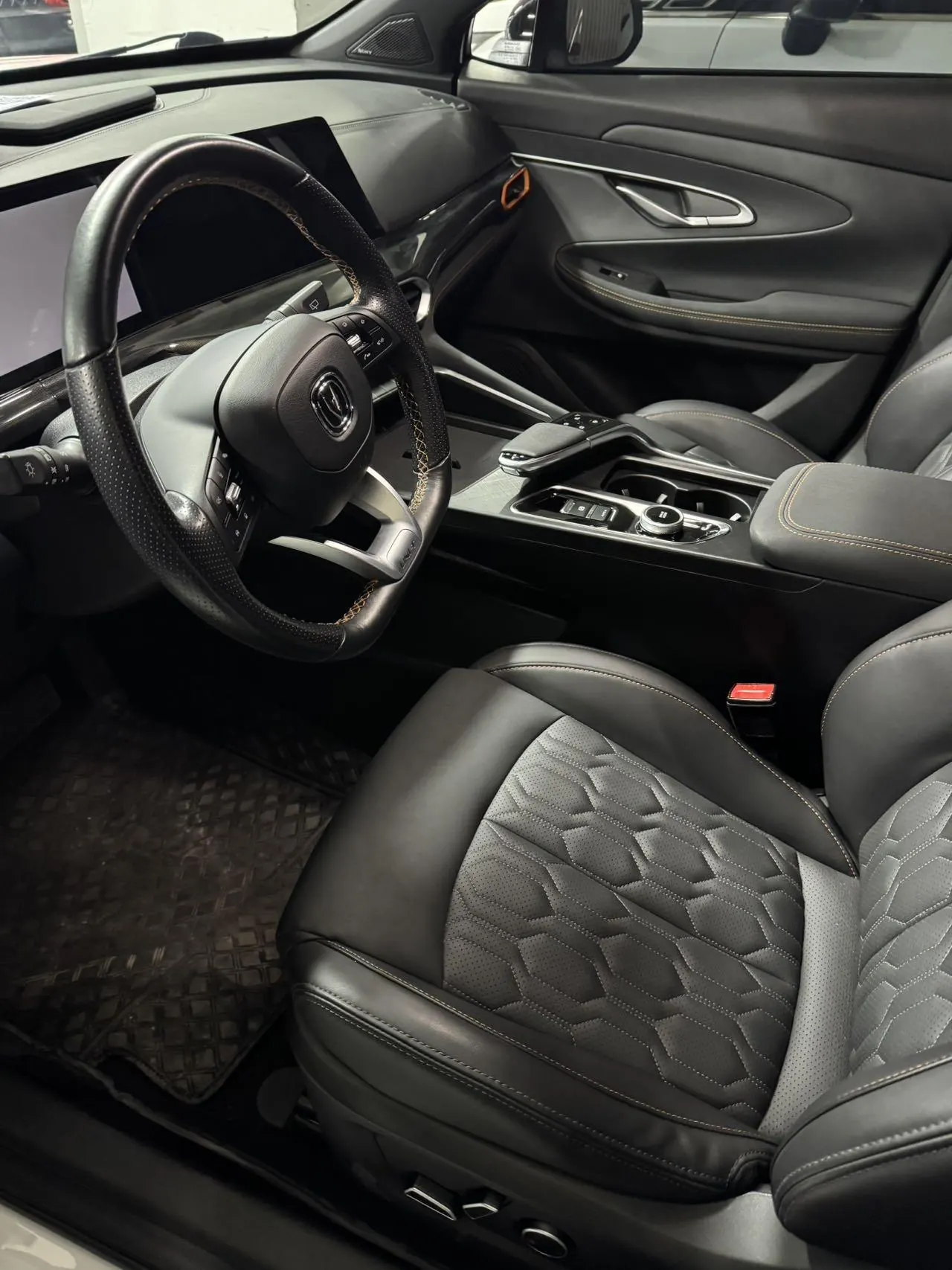 ChangAn 2022 UNI-T 1.5T Flagship Automatic Gear 4
