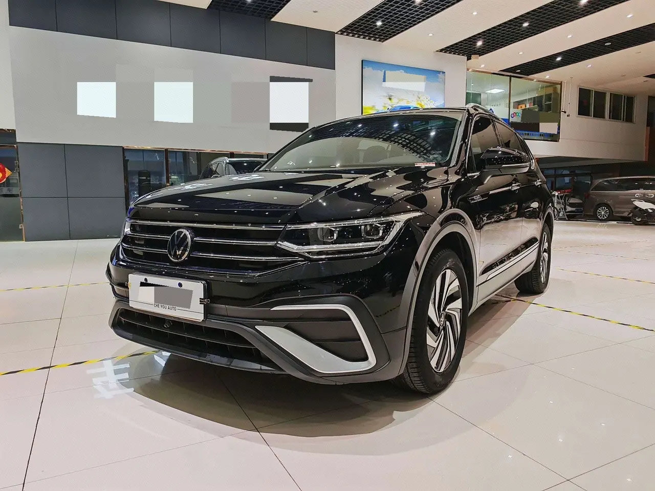 打开图片灯箱:Volkswagen 2022 Tiguan L 2.0TSI 330TSI Two-Drive Smart Edition Automatic Gear