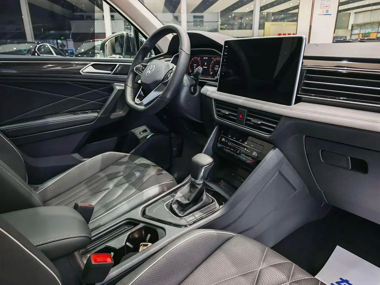 Volkswagen 2022 Tiguan L 2.0TSI 330TSI Two-Drive Smart Edition Automatic Gear 12