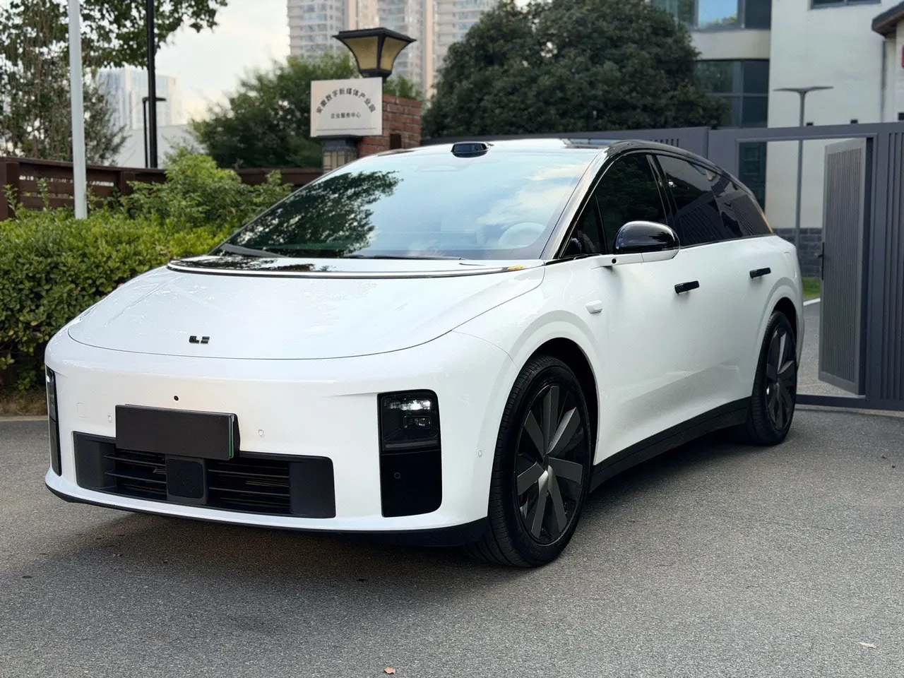 Открыть галерею: Li 2025 i6 four-wheel drive basic automatic transmission