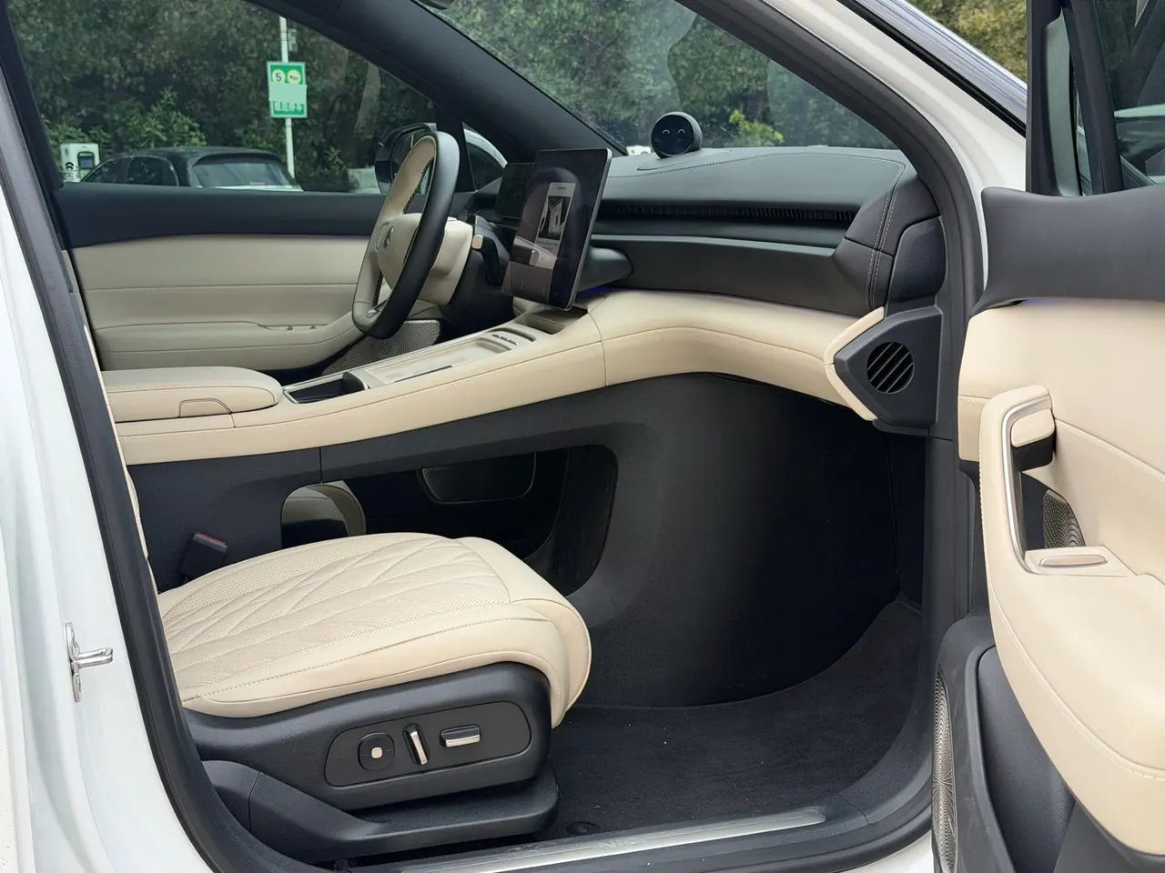 NIO 2024 ES 6 100kWh automatic gear 11