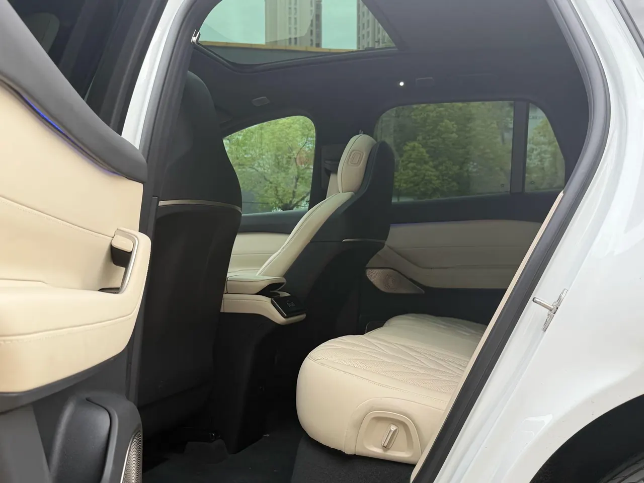 NIO 2024 ES 6 100kWh automatic gear 4