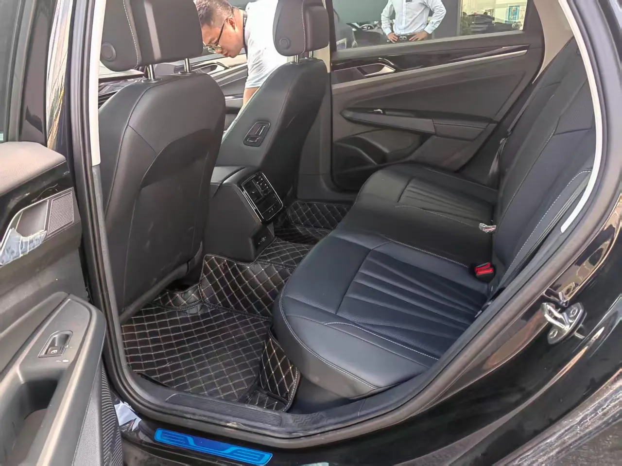 Volkswagen 2026 Passat 2.0TSI 380TSI Subut Longteng Edition Automatic Gear 3