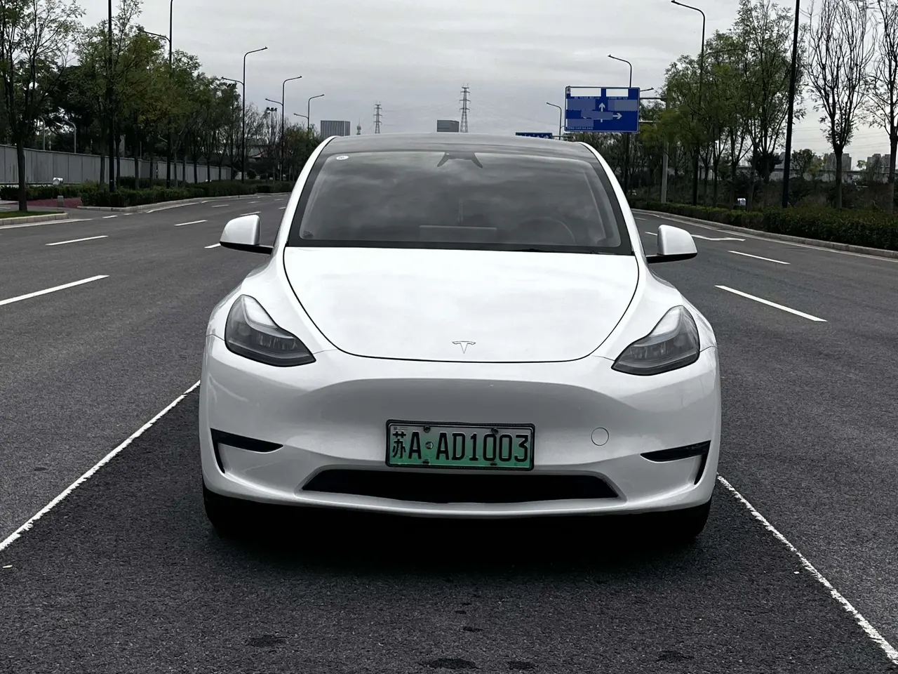 Tesla 2024 Model Y long endurance all-wheel drive version automatic transmission 2