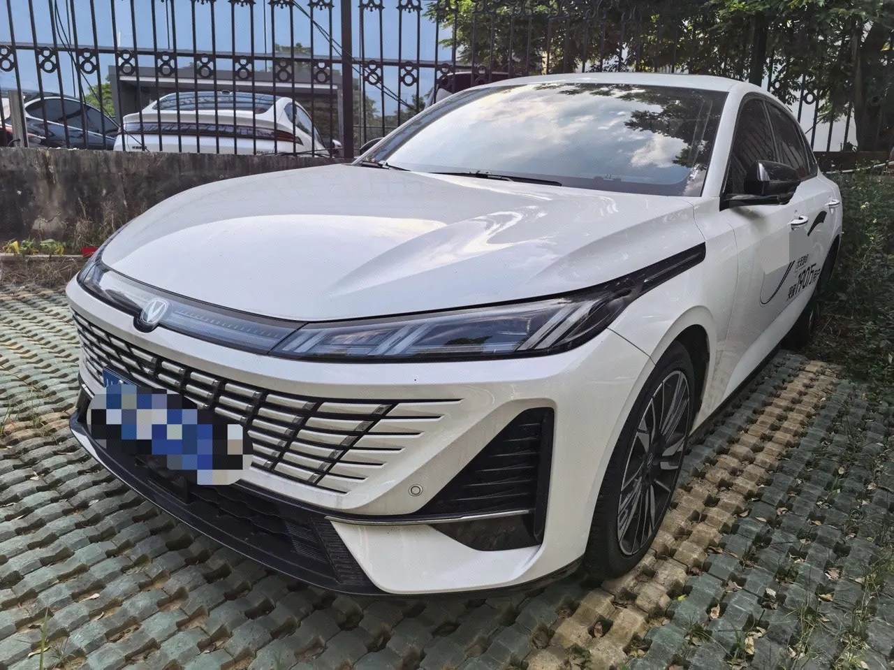 Open image lightbox: ChangAn 2025 Yidong 1.5T Blue Whale 500Bar Flagship Automatic Gear