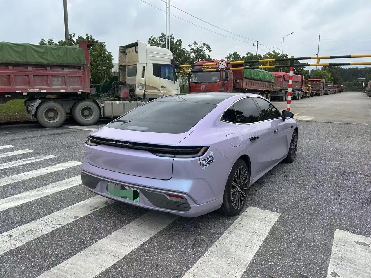 Geely Galaxy 2025 Xingyao 8 EM-P 1.5T 130km Starship Edition Automatic Gear 9