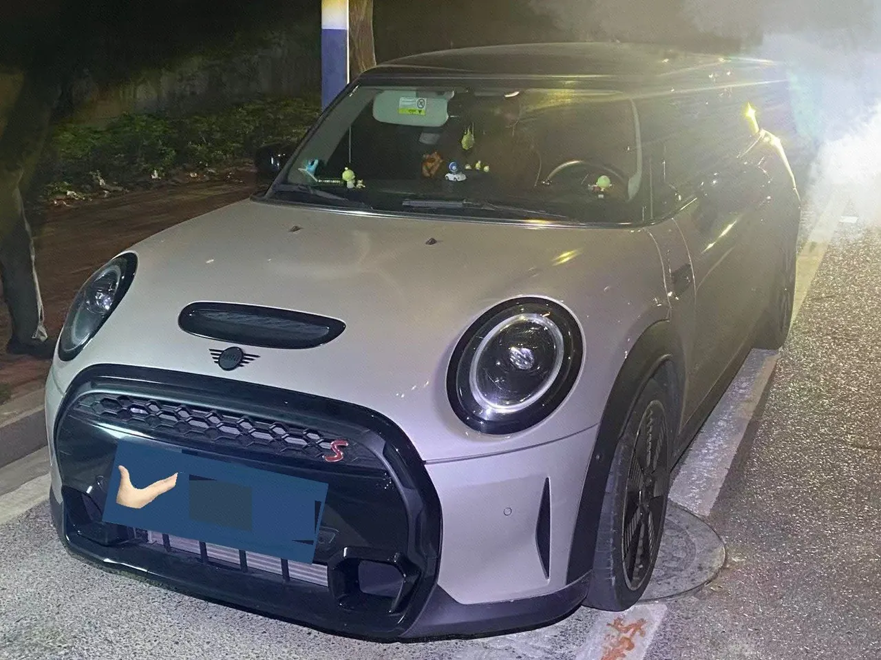Open image lightbox: MINI Mini (imported) 2022 Mini Cooper S 2.0T artist automatic gear