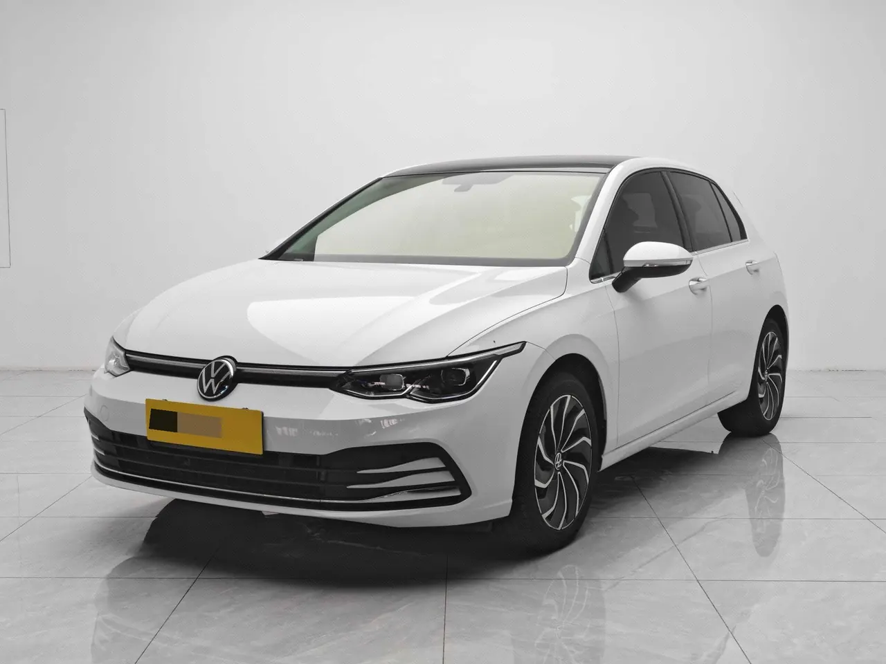 Открыть галерею: Volkswagen 2024 Golf 8 PRO 1.4TSI Enjoy Edition Automatic Gear