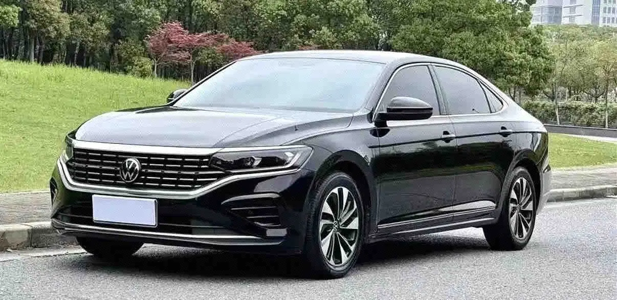 Открыть галерею: Volkswagen 2022 Passat 2.0TSI 330TSI Elite Edition Automatic