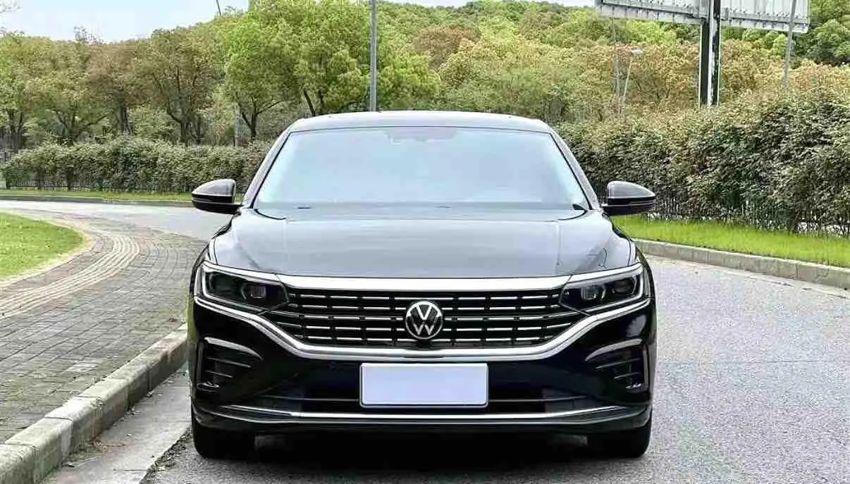 Volkswagen 2022 Passat 2.0TSI 330TSI Elite Edition Automatic 5