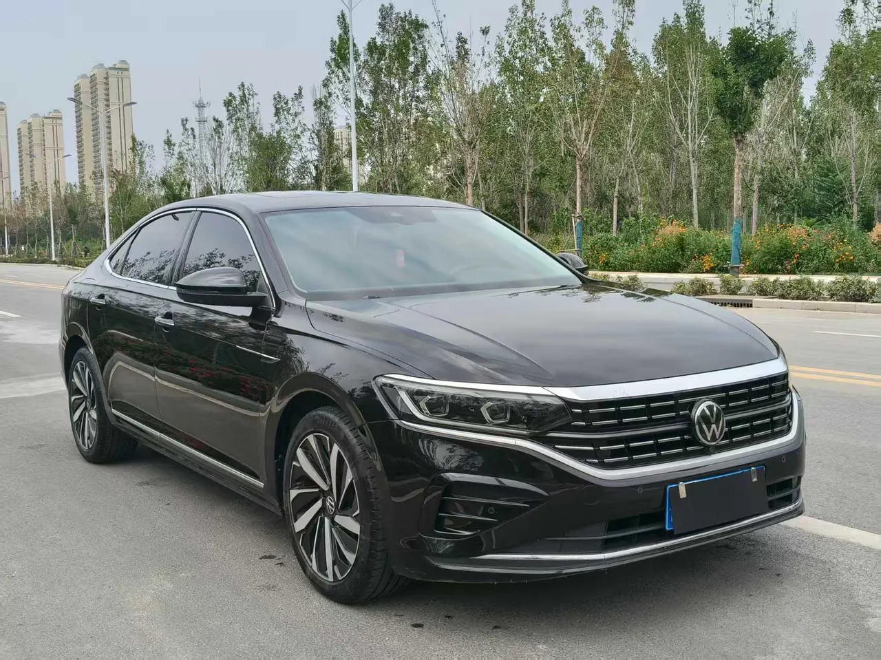 Volkswagen 2024 Passat 2.0TSI 380TSI Deluxe Edition Automatic 2