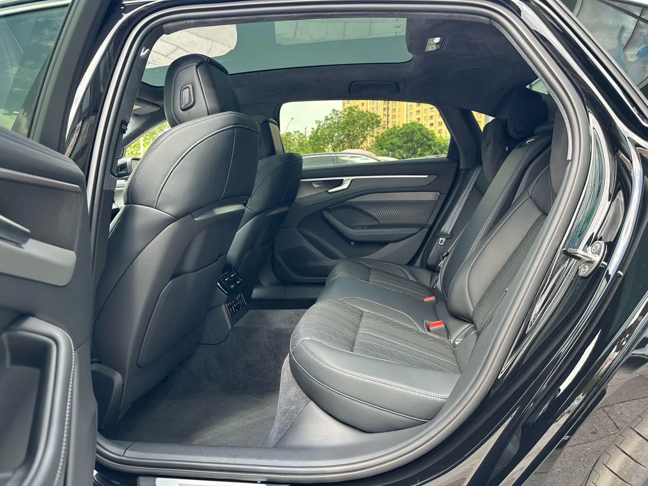 Audi 2026 A6L 2.0T Quattro Enjoy Dynamic Automatic 8