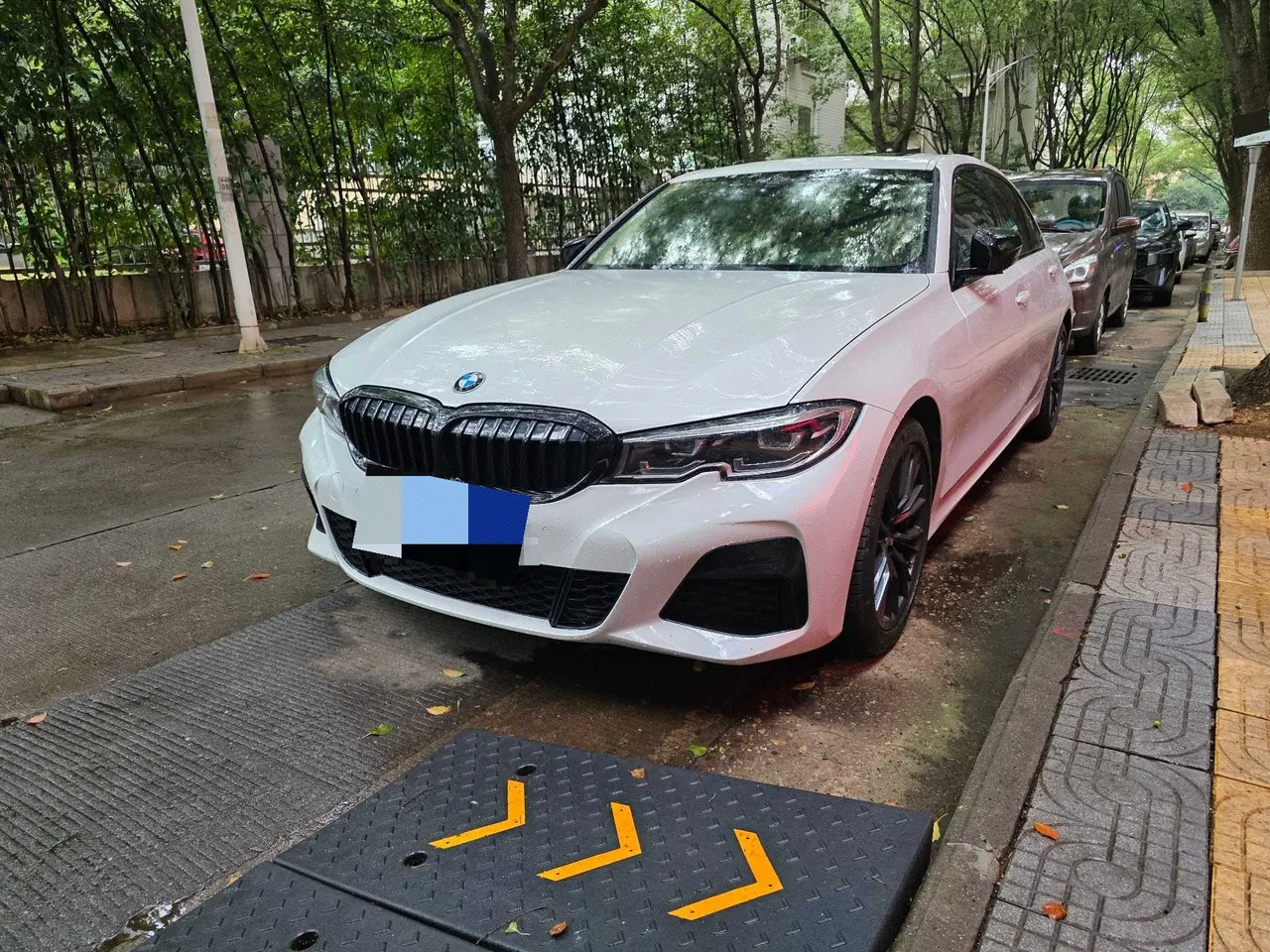 Open image lightbox: BMW 3 Series 2022 325Li 2.0T M Sports Obsidian Night Suit Automatic Gear