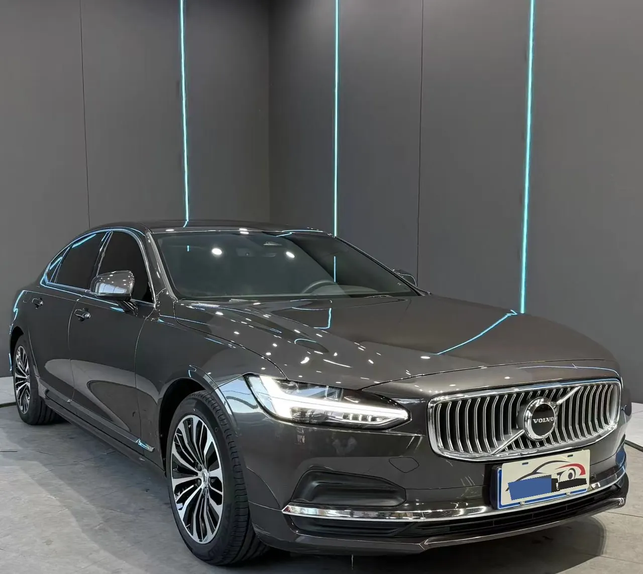 Volvo 2024 S90 48V 2.0T B5 Zhiyi Deluxe Edition Automatic Gear 3