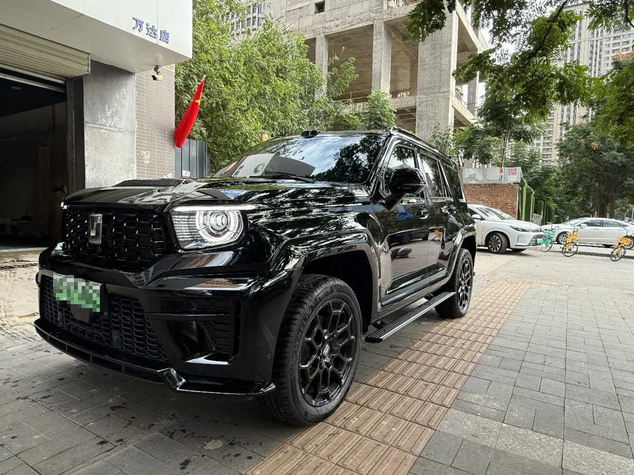 Открыть галерею: Tank 2026 Tank 700 Hi4-T 3.0T Peak Edition Automatic Gear