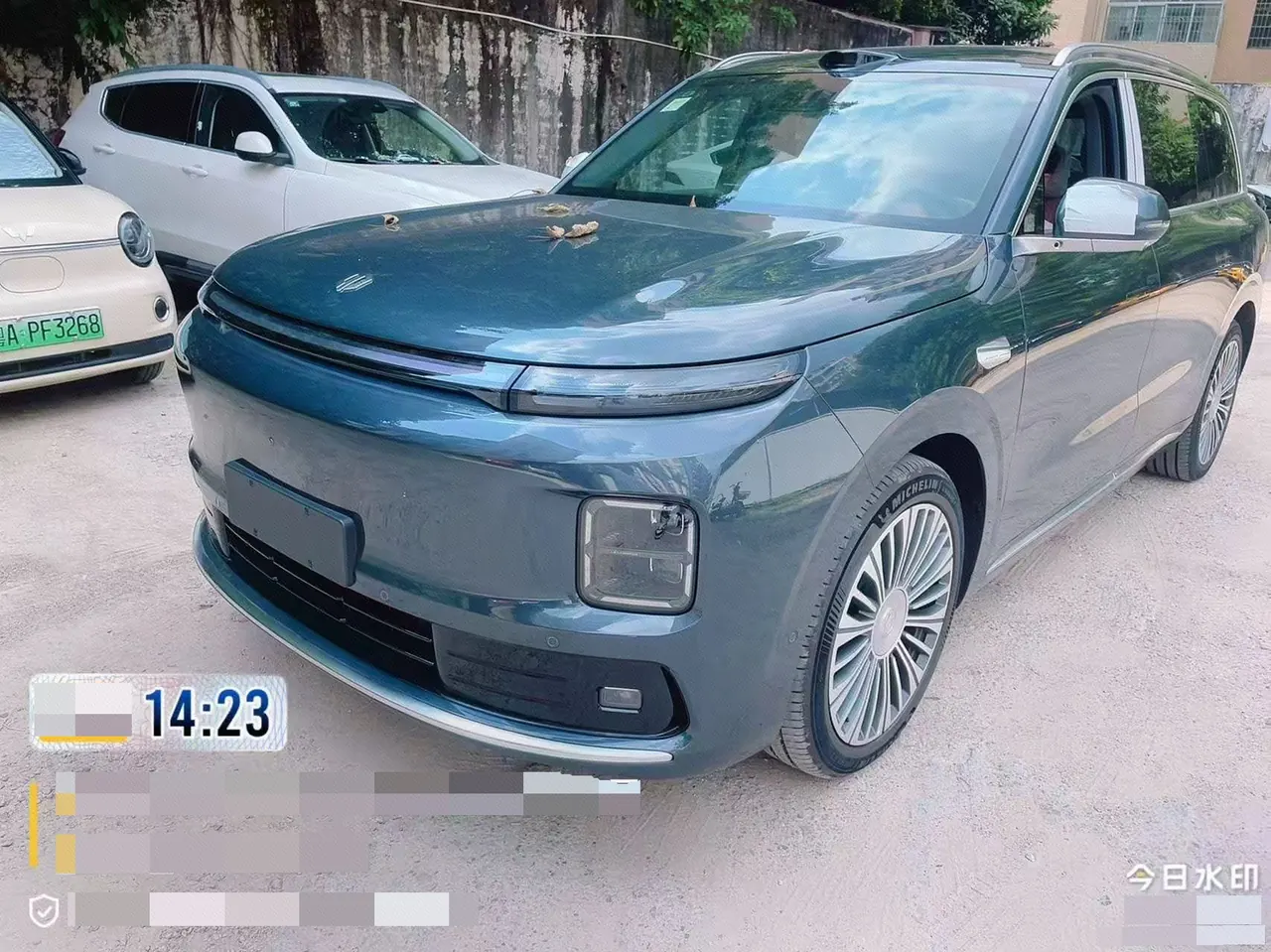 Открыть галерею: Leapmotor 2026 D 19 500 Zhizun Edition 6-seat Automatic Gear