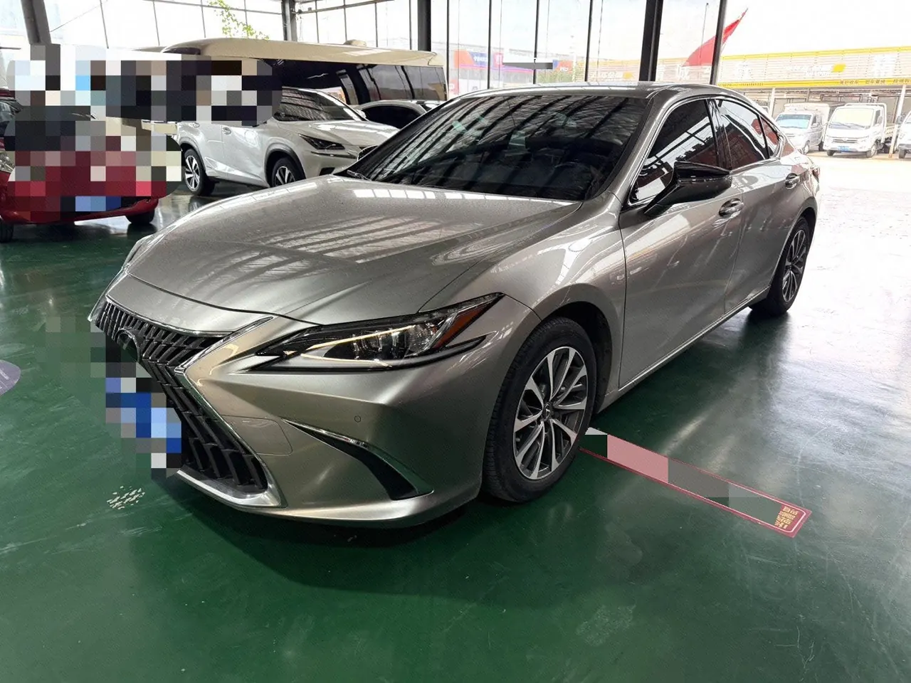 打开图片灯箱:Lexus ES (Imported) 2022 ES300h 2.5 Stepless Excellence Edition Automatic Gear