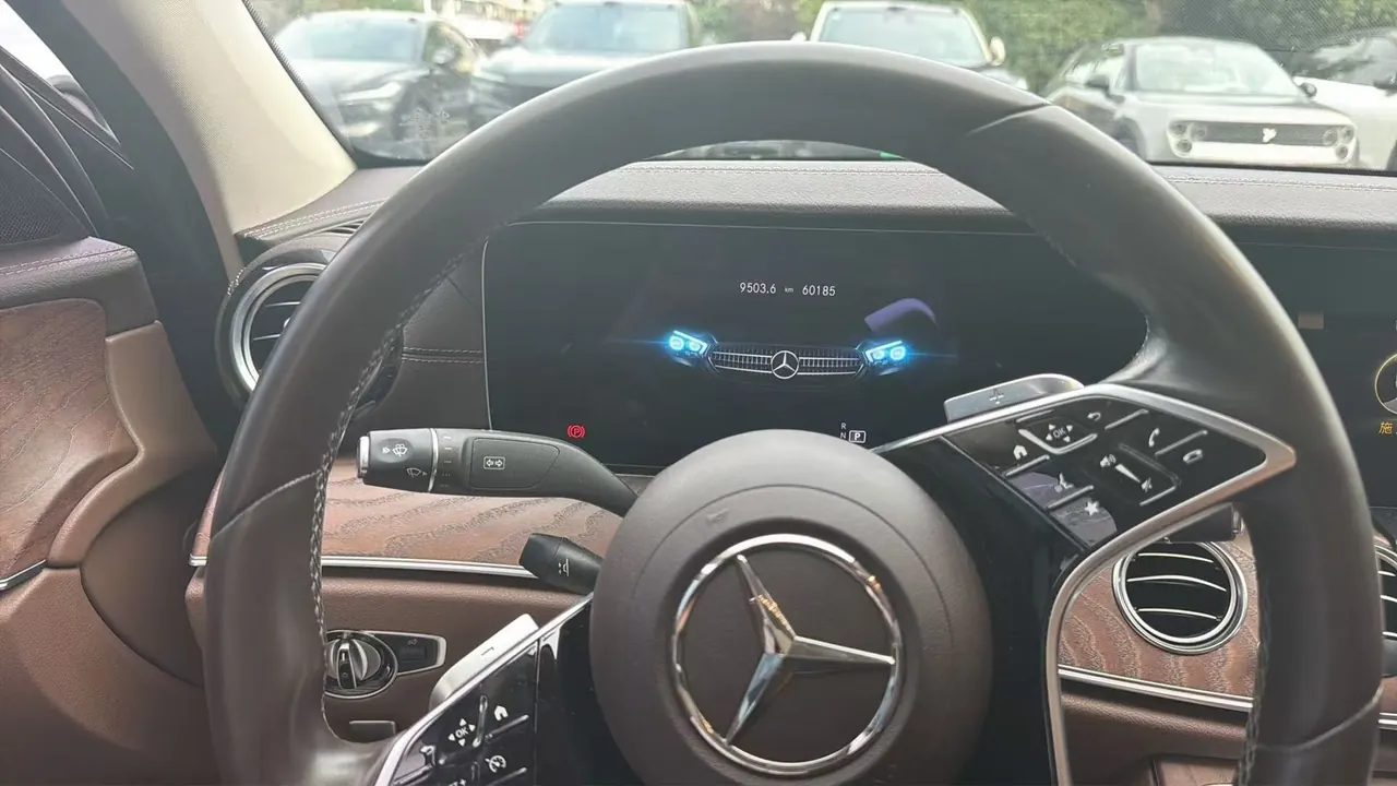 Mercedes Benz E Class 2022 E 300 L 2.0T Fashion (Change 2) Automatic Gear 4