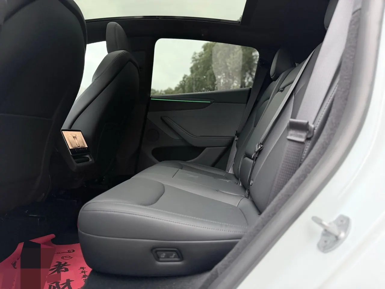 Tesla 2026 Model Y Rear-Wheel-Drive Automatic 8