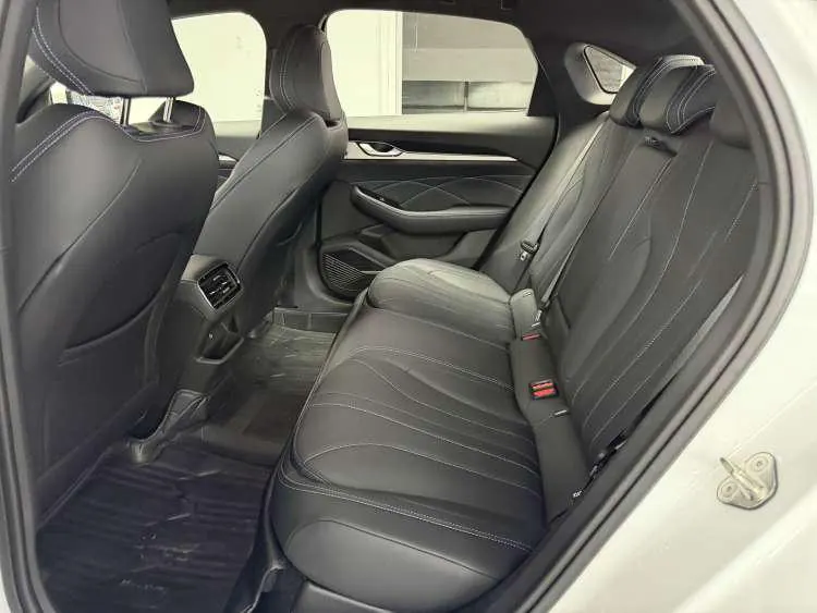 Geely 2026 Xingrui i-HEV 1.5 Zhiqing Hybrid Wangshu Edition Automatic Gear 4