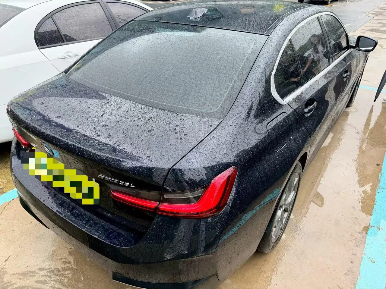 BMW 2022 i3 eDrive 35L automatic gear 2