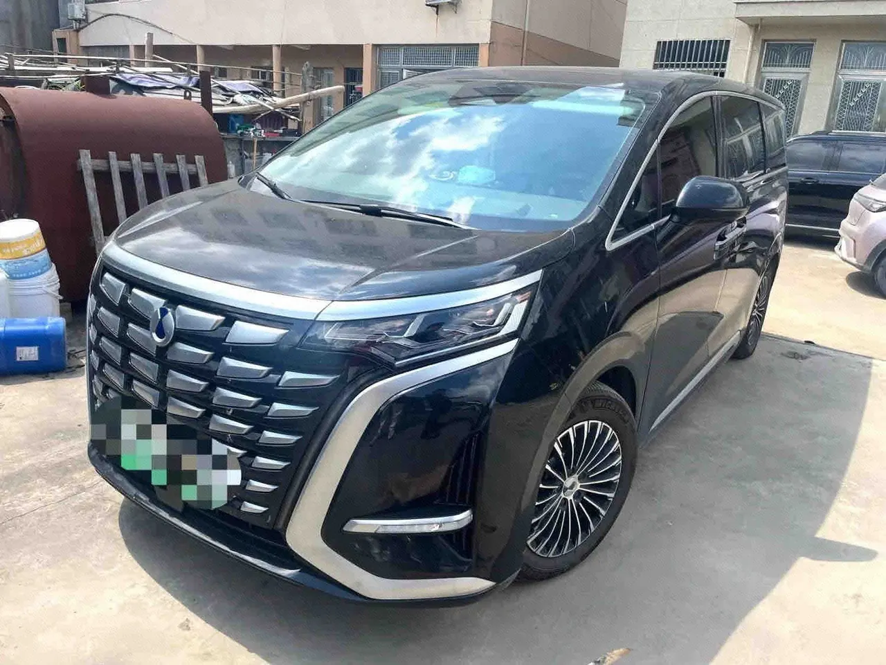 打开图片灯箱:Denza 2022 Denza D9 DM-i 1.5T stepless 970 four-wheel drive flagship automatic gear