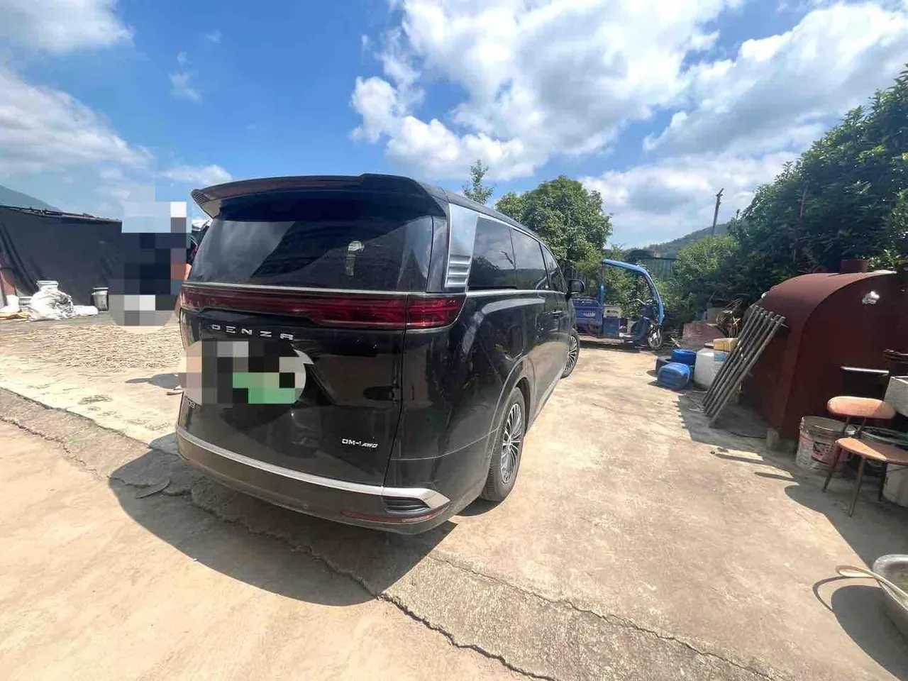Denza 2022 Denza D9 DM-i 1.5T stepless 970 four-wheel drive flagship automatic gear 5