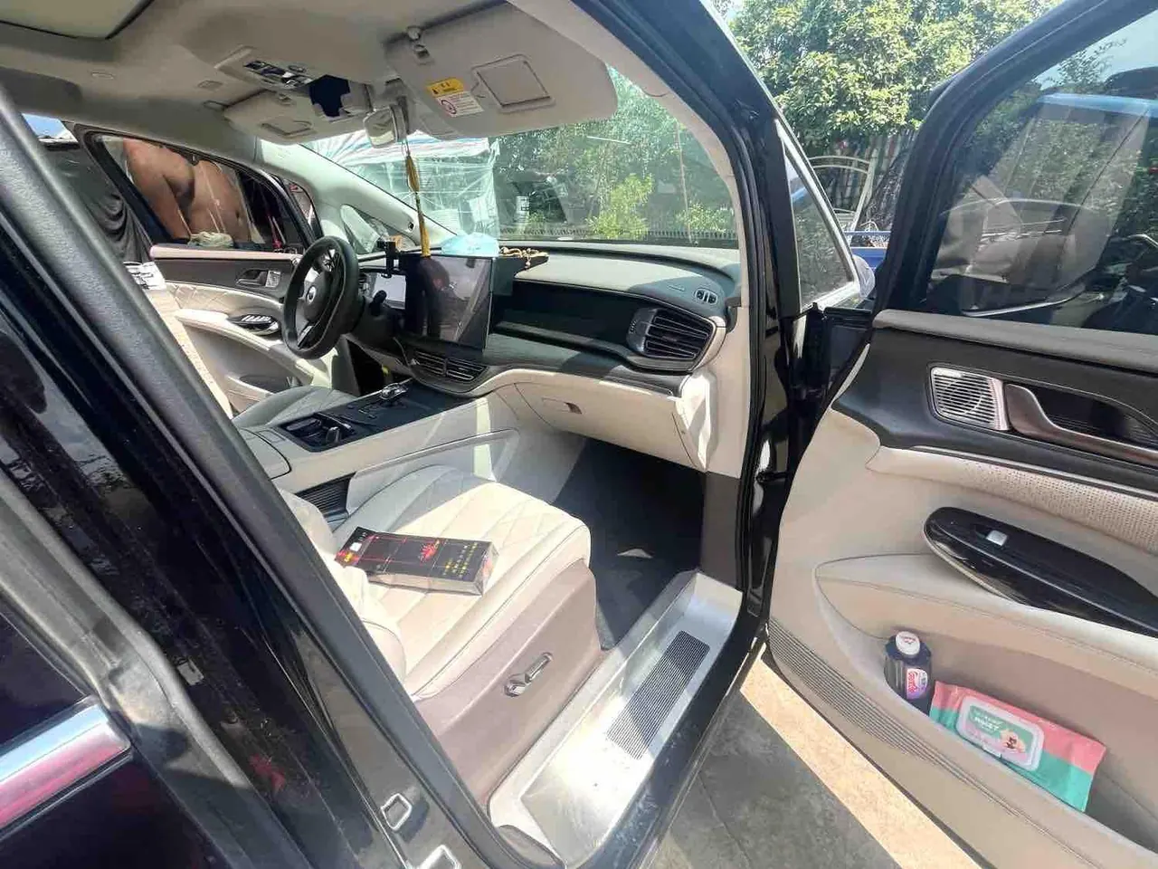 Denza 2022 Denza D9 DM-i 1.5T stepless 970 four-wheel drive flagship automatic gear 7