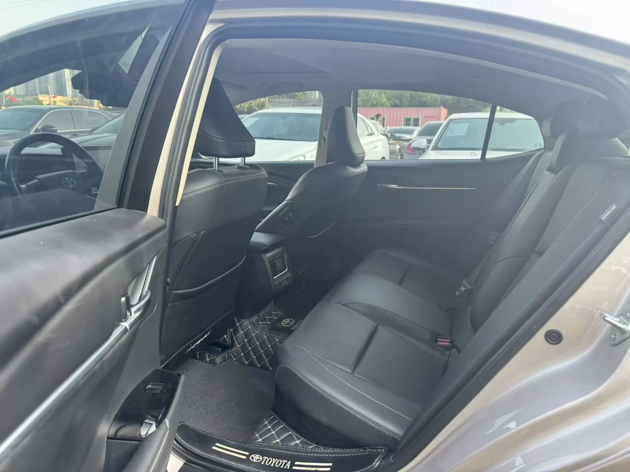 Toyota 2024 Camry Dual Engine 2.0HGVP Stepless Deluxe Automatic Gear 4