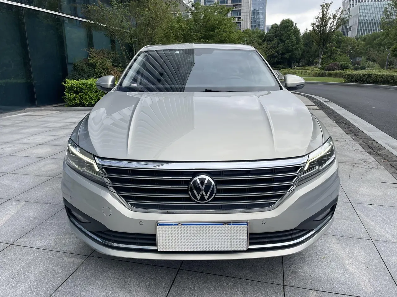 Volkswagen 2022 Lavida 1.4TSI 280TSI Deluxe Edition Automatic Gear 2