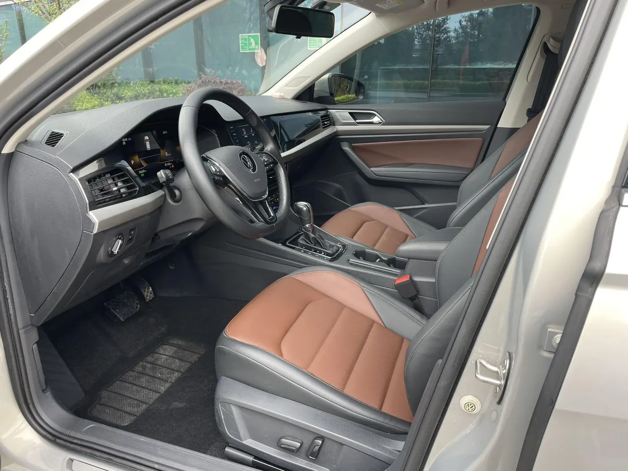 Volkswagen 2022 Lavida 1.4TSI 280TSI Deluxe Edition Automatic Gear 6